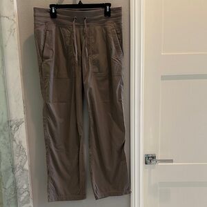 Dance Studio Mid Rise joggers from Lululemon 🩶